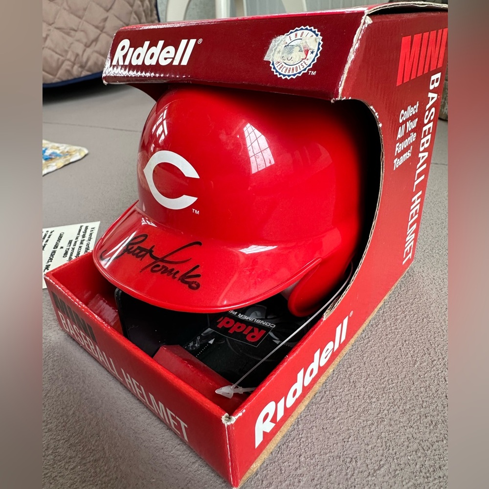 Cincinnati Reds Brett Tomko AUTOGRAPHED Riddell MINI Helmet - Picture 4 of 11